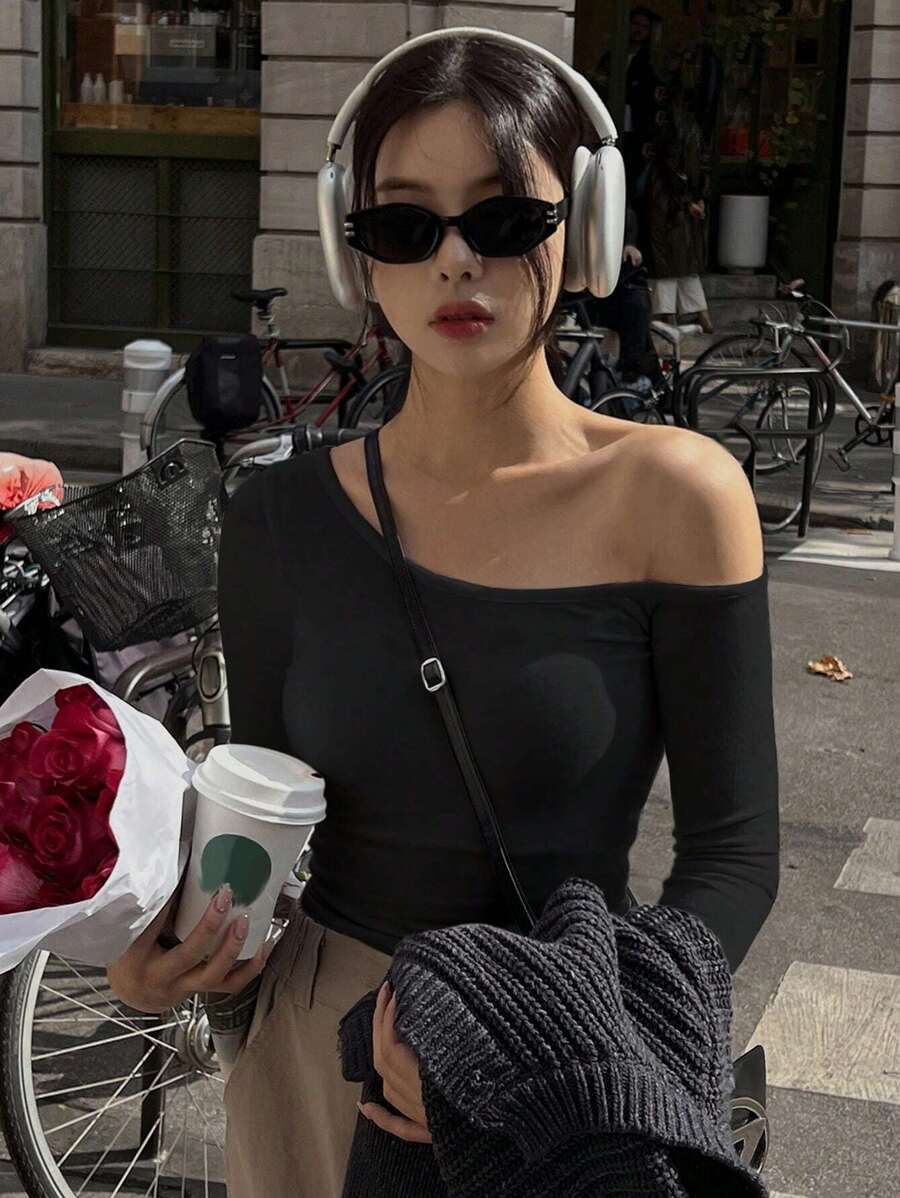 DAZY 纯色不对称领口 T 恤，秋季服装，返校服装长袖女式上衣 - 黑色 - 查看 1