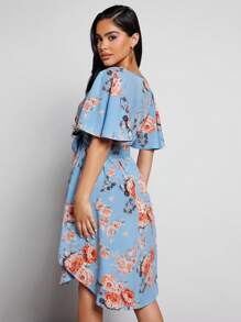 SHEIN 孕婦印花蝴蝶袖繫腰帶連衣裙 - 彩色 - 查看 2