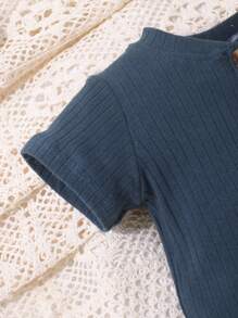 SHEIN 男婴条纹纯色短袖连体衣和短裤套装