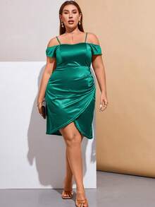 SHEIN Belle Đầm Plus Size Bất đối xứng Xù Trọn gói màu trơn Thanh lịch - màu xanh lá - Xem 3