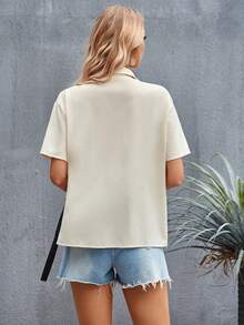 SHEIN Clasi Áo sơ mi nữ Bất đối xứng Nút phía trước Khối Màu Giải trí - Màu be - Xem 2