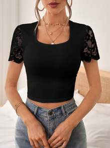 Firerie Camiseta corta negra con espalda descubierta y lazo de encaje en contraste de primavera - Negro - Ver 2