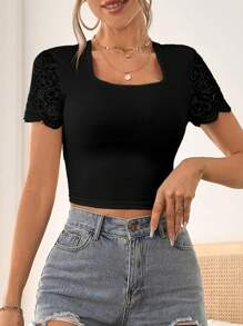 Firerie Camiseta corta negra con espalda descubierta y lazo de encaje en contraste de primavera - Negro - Ver 5