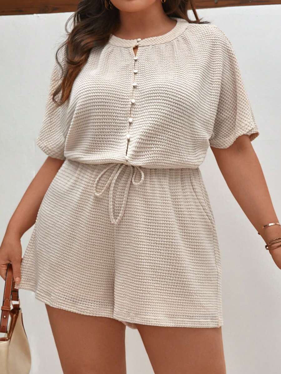 SHEIN Frenchy 大碼前紐扣腰部抽繩蝙蝠袖連身短褲 - 米色 - 查看 1