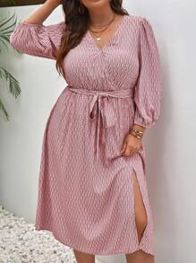 SHEIN Frenchy 大碼滿版印花高衩繫腰帶連衣裙 - 彩色 - 查看 1