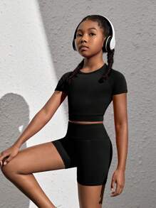 SHEIN Leap Crew Tween Girl Solid Crop Tee & Wideband Waist Biker Shorts - Black - View 3