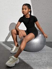 SHEIN Leap Crew Tween Girl Solid Crop Tee & Wideband Waist Biker Shorts - Black - View 6