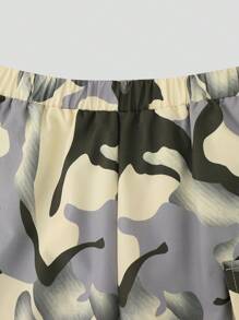 SHEIN 年輕帽包括圓領字母圖案短袖T恤和迷彩長褲套裝 - 彩色 - 查看 6