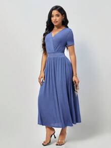 SHEIN Clasi Chất rắn Surplice cổ Váy chữ A - Màu xanh lam - Xem 6