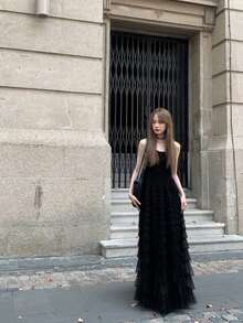 คามีเดรส สีพื้น ลูกไม้เรียงซ้อน - สีดำ - ดู 3