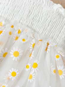 SHEIN Vintaside Kids Bebé niña con estampado floral ribete con fruncido de malla en contraste Body & Accesorio Sombrero - Blanco - Ver 7