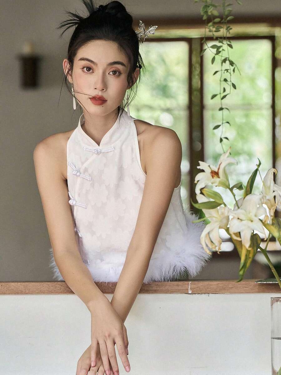 DAZY 提花毛茸邊紐扣細節無袖襯衫 - 白色 - 查看 1