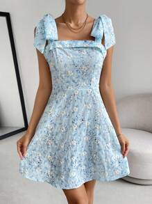 SHEIN Privé 印花肩上打結吊帶連衣裙 - 淺藍色 - 查看 3