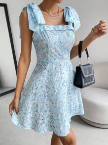 SHEIN Privé 印花肩上打結吊帶連衣裙 - 淺藍色 - 查看 4