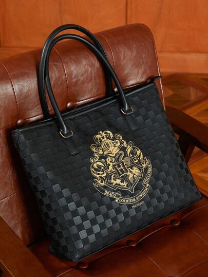 HARRY POTTER X SHEIN 1pc Graphic Print Shoulder Tote Bag PuSchool Backpack,,School Bag,Large Capacity,Portable,Business Casual, Suitable For Teen Girls Women College Students,Rookies & White-Collar Workers, Perfect For Back To School,Elementary School,Work , Business, Commute,,Harrypotter,Gifts