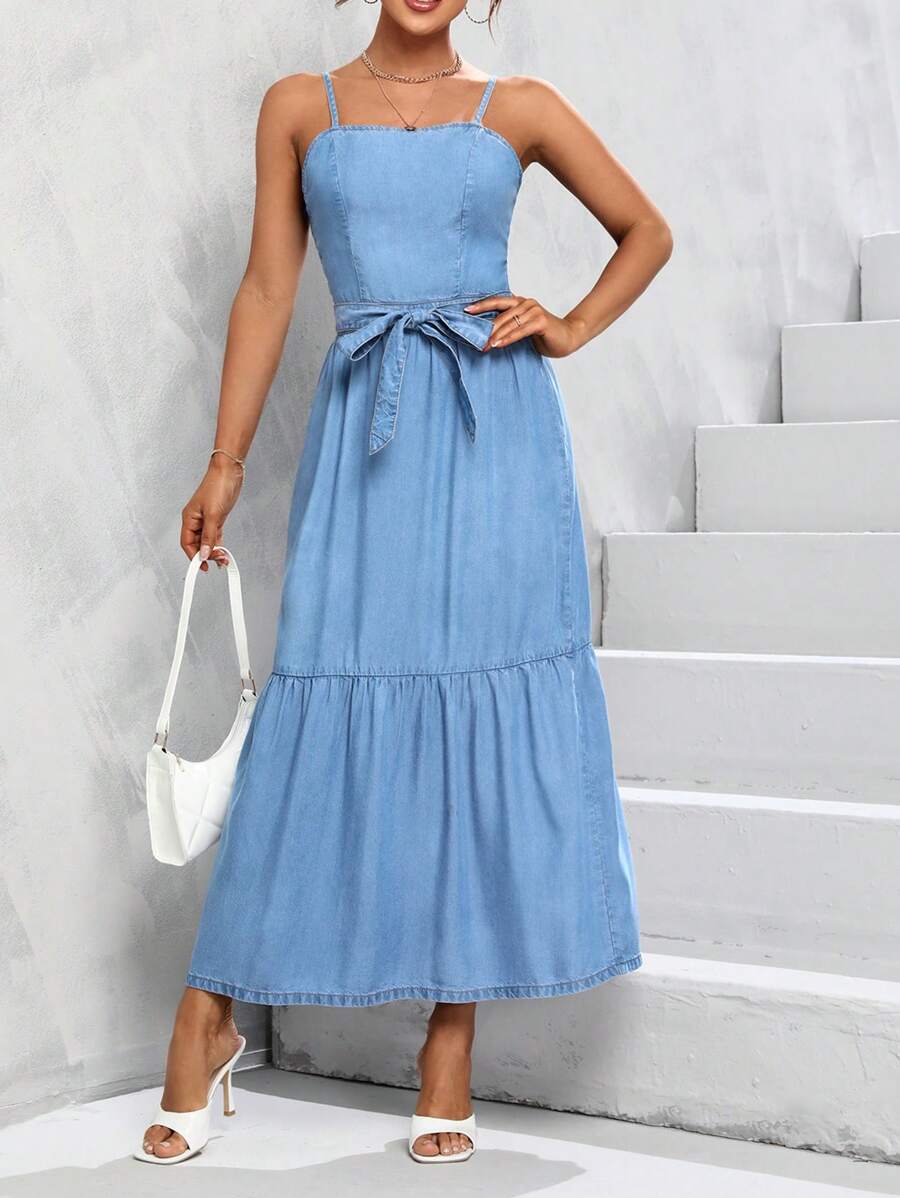 SHEIN Privé 荷葉邊腰帶牛仔吊帶連衣裙 - 中等水洗藍 - 查看 1