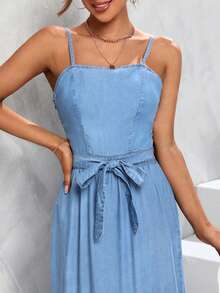 SHEIN Privé 荷葉邊腰帶牛仔吊帶連衣裙 - 中等水洗藍 - 查看 6