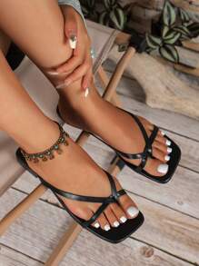 Sandalias planas de dedo para mujer, sandalias de tiras negras de moda para el verano, chanclas - Negro - Ver 3
