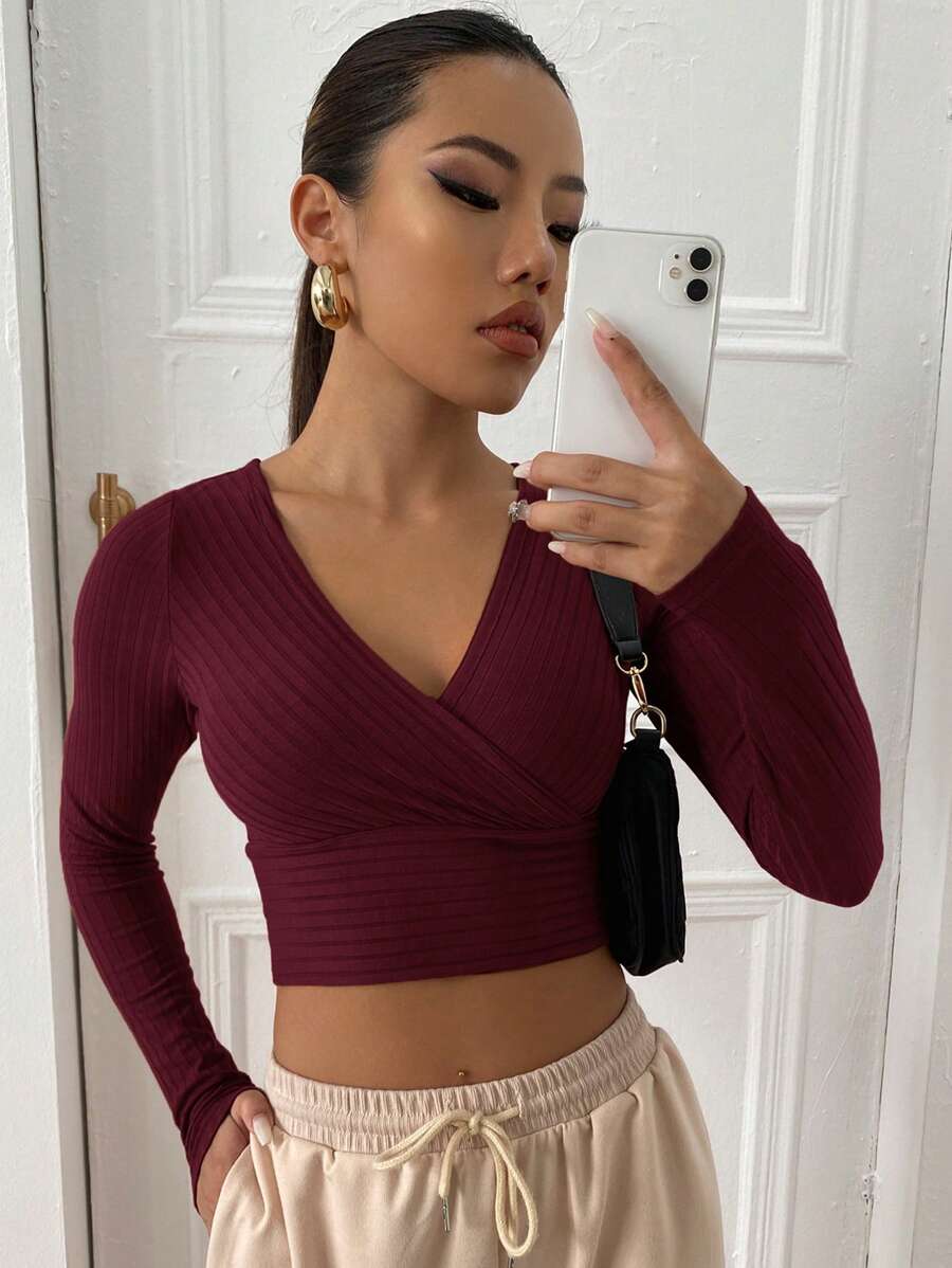 SHEIN EZwear Camiseta corta tejida de canalé de cuello cruzado