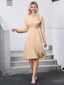 SHEIN Privé 素色西裝領圍裹細節連衣裙