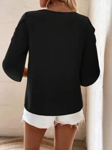 SHEIN LUNE 素色不對稱領開衩袖襯衫 - 黑色 - 查看 2