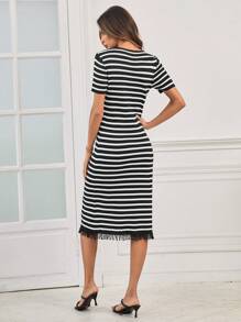 SHEIN Clasi 條紋圖案流蘇下擺毛衣裙 - 黑與白 - 查看 2