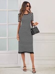 SHEIN Clasi 條紋圖案流蘇下擺毛衣裙 - 黑與白 - 查看 5