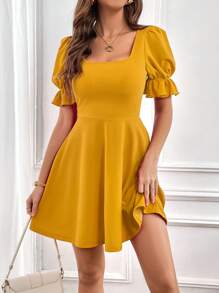 SHEIN Privé 方領泡泡袖A字連衣裙