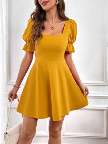 SHEIN Privé 方領泡泡袖A字連衣裙