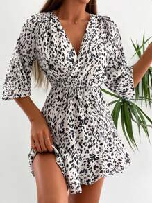 RueChic 滿版印花交疊領洋裝 - 黑與白 - 查看 1