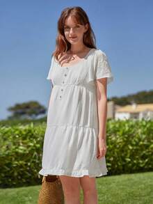 SHEIN Frenchy 素色前紐扣荷葉邊娃娃裙 - 白色 - 查看 4