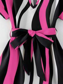 SHEIN Young Girl Colorblock Notched Neckline Belted Dress