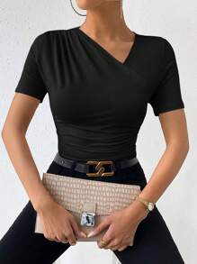 SHEIN Frenchy 素色側收褶不對稱領T恤 - 黑色 - 查看 4