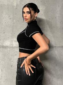 SHEIN ICON 頂針前拉鏈短款T恤 - 黑色 - 查看 2