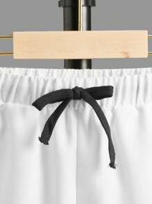 SHEIN Cậu bé Tween Thư được vá Eo đàn hồi Quần short - trắng - Xem 4