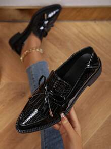 Bailarinas negras con estampado de cocodrilo y lazo decorativo para mujer, otoño 2025. Elegantes mocasines de punta fina para uso en exteriores - Negro - Ver 3