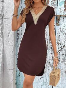 SHEIN Frenchy 拼接水溶蕾絲蝙蝠袖弧形下擺連衣裙 - 鏽棕色 - 查看 5