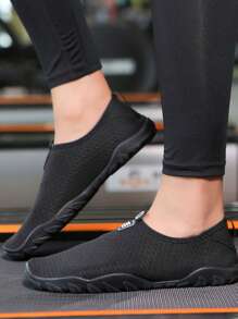 女性極簡風格一腳蹬溯溪鞋,運動戶外涉水鞋