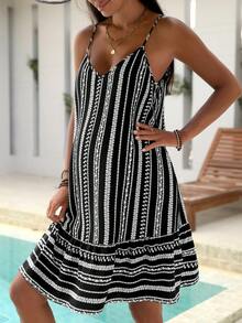 SHEIN Maternidad Vestido de tirantes con estampado geométrico bajo con fruncido - Blanco y Negro - Ver 5