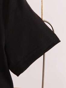 SHEIN 小男童恐龍印花T恤和短褲和帽