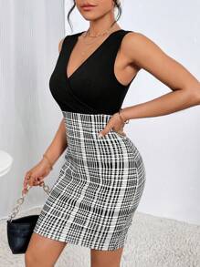 SHEIN Privé 格紋印花交疊領緊身洋裝不附腰帶 - 黑與白 - 查看 4