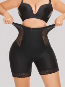 Pantaloni scurți de modelat cu fermoar din dantelă în față