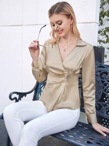 SHEIN Privé 前收褶紐扣細節襯衫 - 杏色 - 查看 3