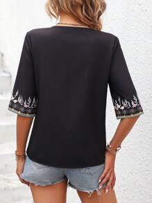 SHEIN LUNE 印花V領襯衫 - 黑色 - 查看 2