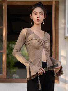 DAZY 喇叭袖褶饰前开衩下摆T恤长袖女式上衣 - 卡其色 - 查看 7
