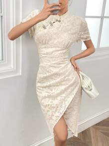 EastFlair Hoa Dệt hoa Nút Ếch Váy Wrap Hem - Màu be - Xem 3