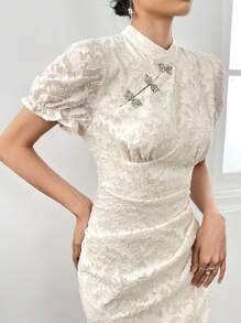 EastFlair Hoa Dệt hoa Nút Ếch Váy Wrap Hem - Màu be - Xem 6