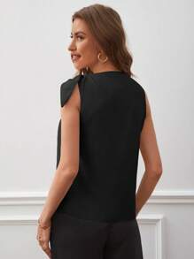 SHEIN Frenchy 素色肩部打結不對稱領襯衫