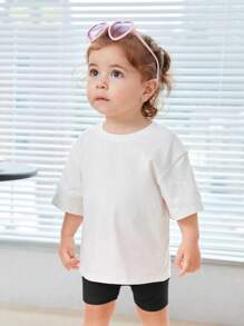 SHEIN Áo thun trễ vai và quần đùi có khẩu hiệu đồ họa cho bé gái - Đen và trắng - Xem 2