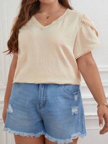 SHEIN Frenchy 大碼花瓣袖鏤空蕾絲花邊襯衫 - 杏色 - 查看 4